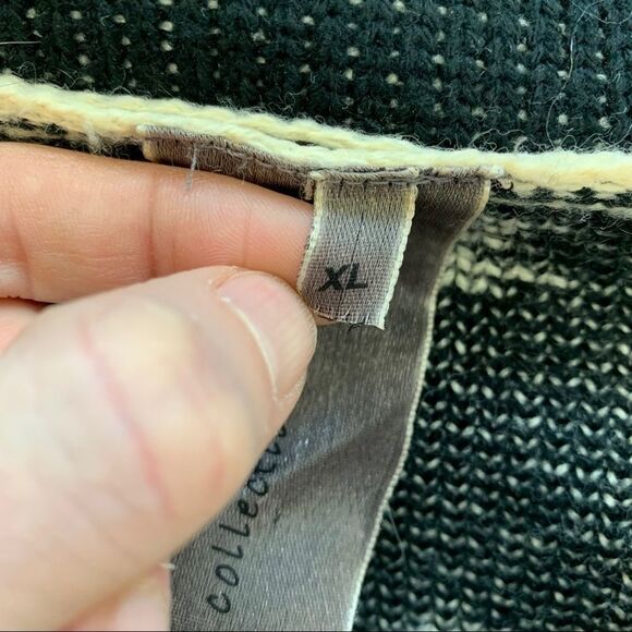 Moon collection black cream sweater size XL - Picture 3 of 6